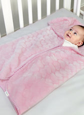 Baby Breathable Swaddle Blanket – Ultra Soft, Lightweight & Cozy Plush with Embossed Hearts, 90x80cm Pink
