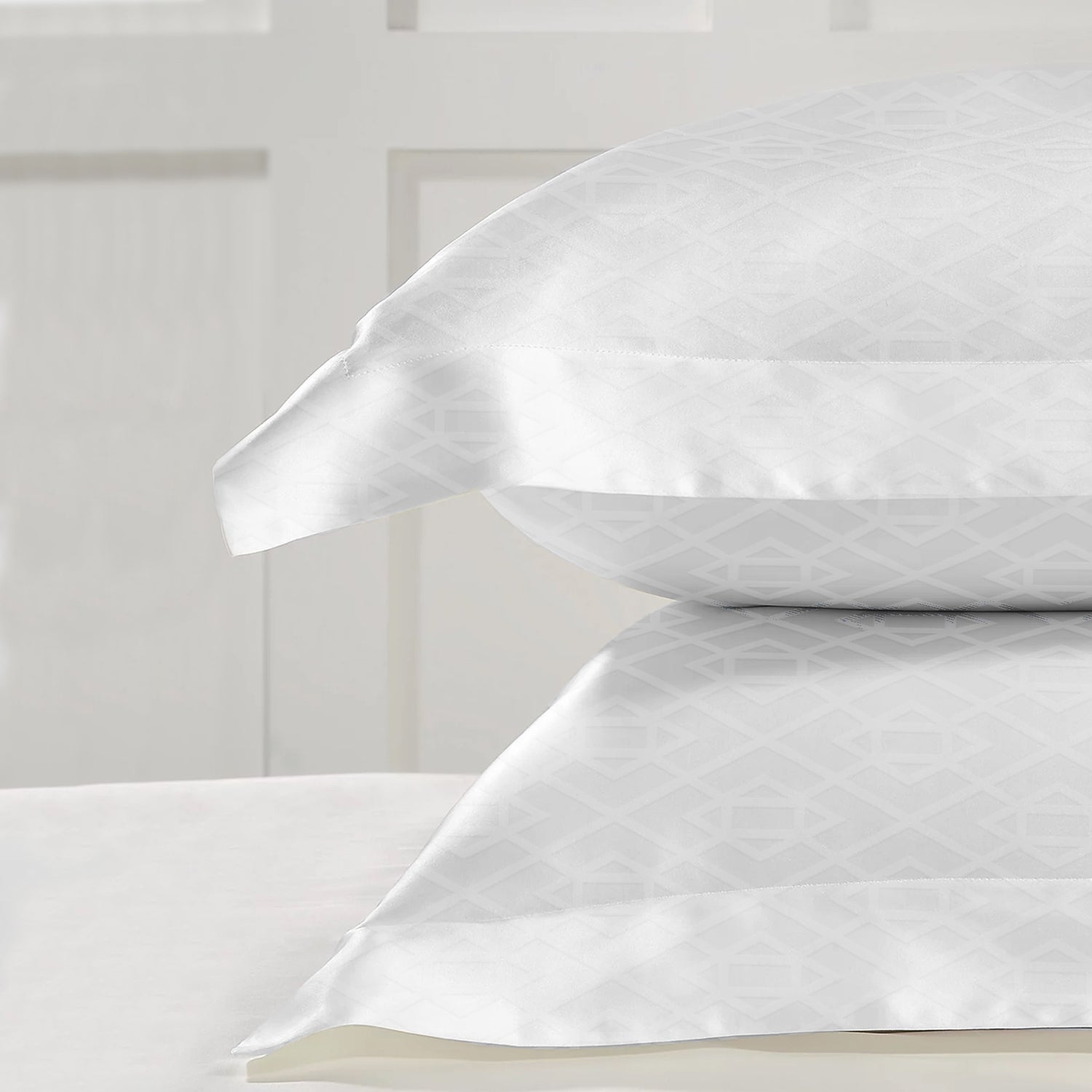 Egyptian Cotton 6 Piece Duvet Cover Set 240x260cm White Geometric