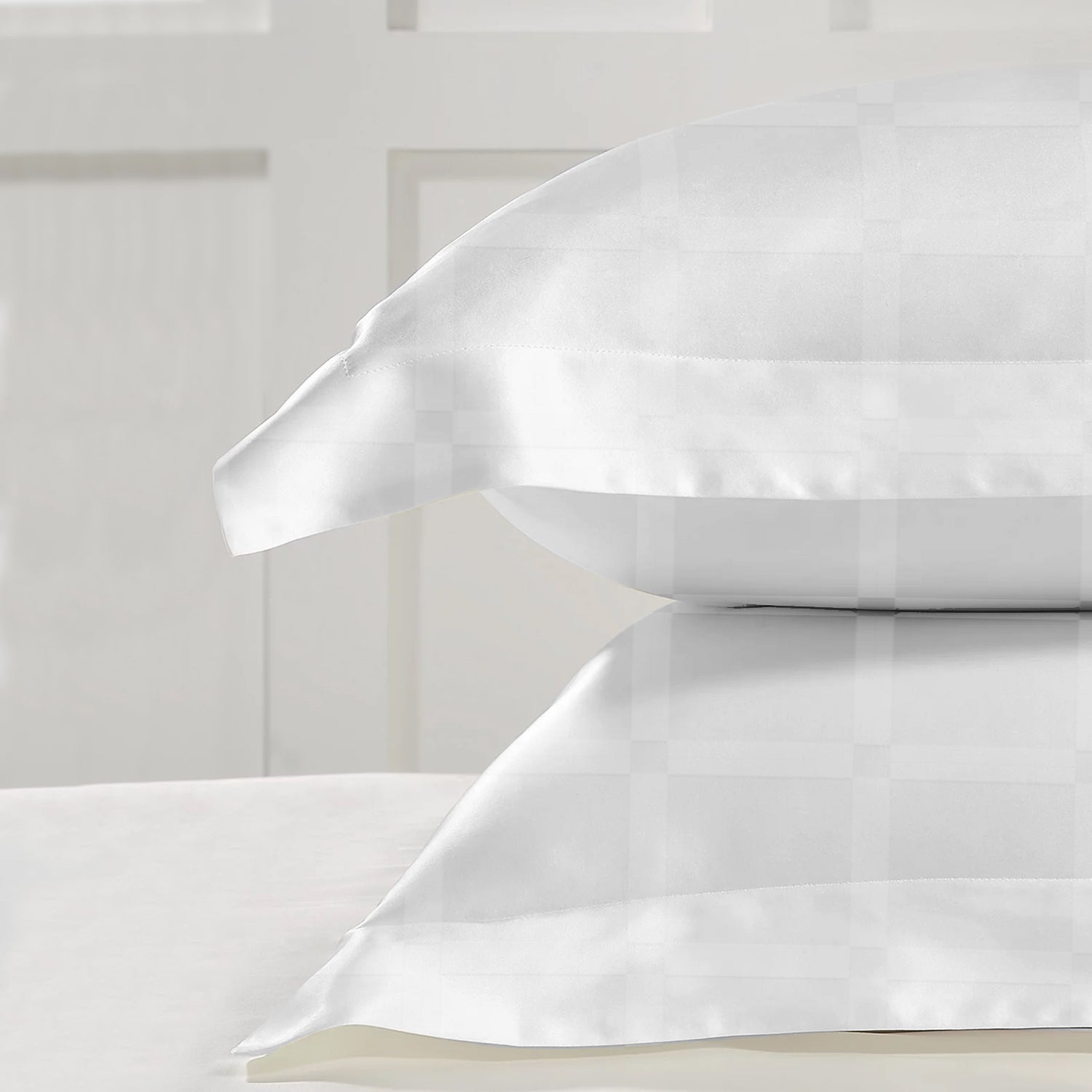 Egyptian Cotton 6 Piece Duvet Cover Set 240x260cm White Grid